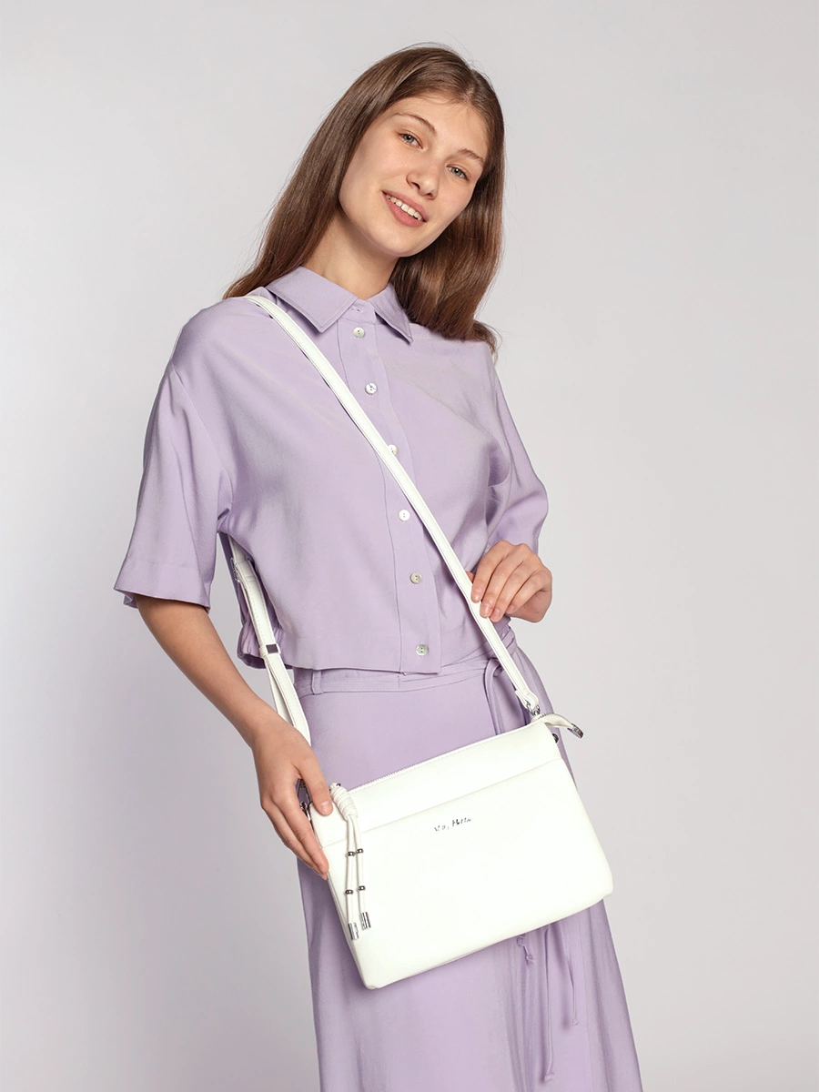 Сумка-кроссбоди белого цвета